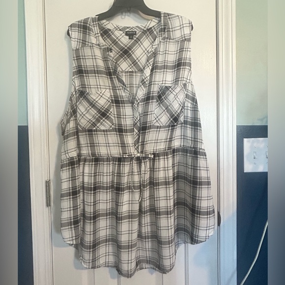 Torrid 4 Sleeveless Plaid Drawstring Peplum Top - Black & White - Picture 2 of 6
